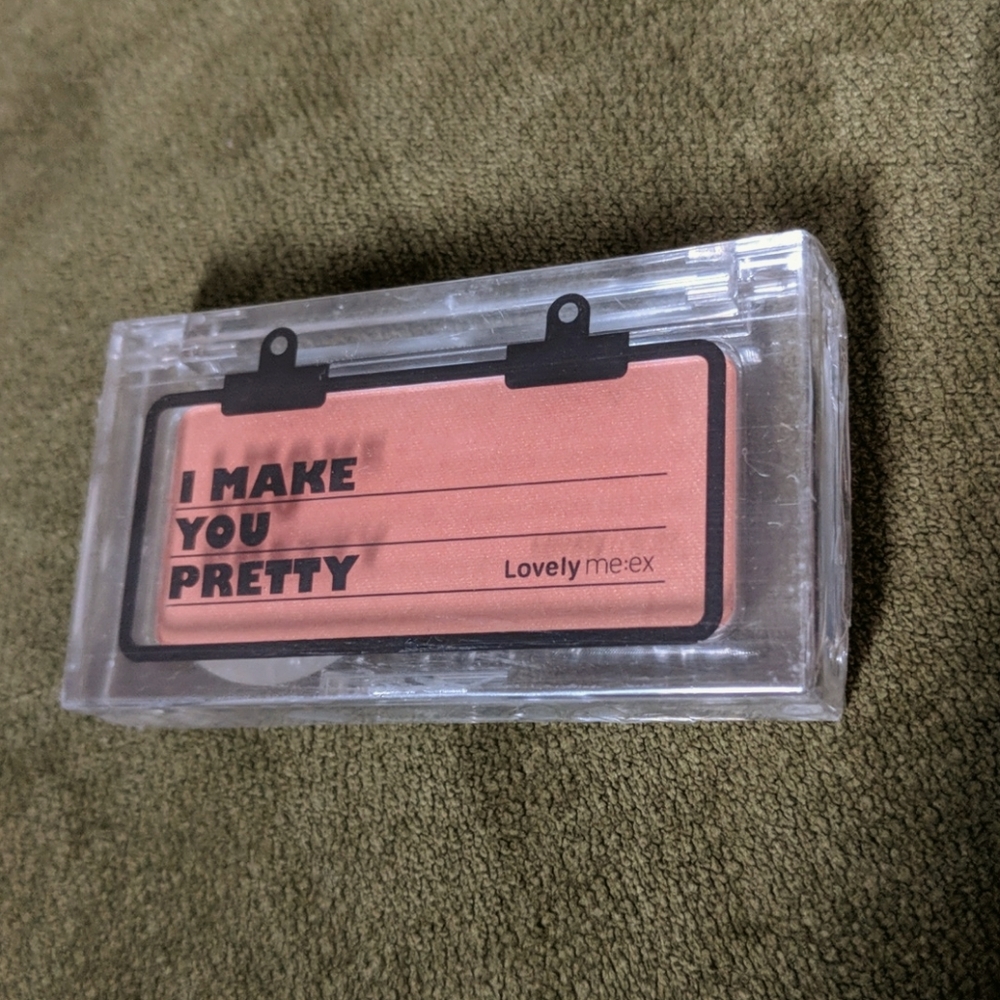 Face blusher
